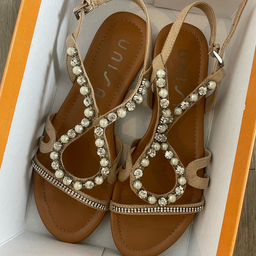 Unisa dressy flats